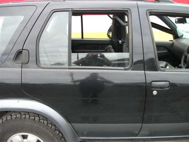 Nissan Pathfinder R50 1996-1999 RR Door Complete