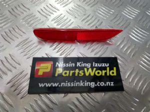 Nissan Xtrail T32 4WD 2013-2022 LR Bumper Reflector