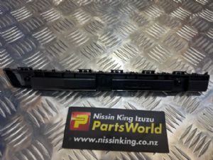 Nissan Qashqai J11 2014-2021 LR Bumper Retainer