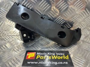 Isuzu D Max TFS40 4WD 2020-2022 LF Bumper Retainer