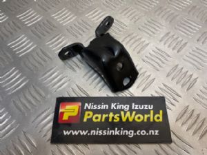 Nissan Navara D22 4WD 2002-2007 RF Door Bottom Hinge