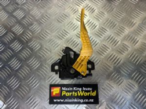 Nissan Qashqai J12 2022-2026 Bonnet Catch ( Lock )