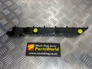 Nissan Qashqai J12 2022-2026 LR Bumper Retainer