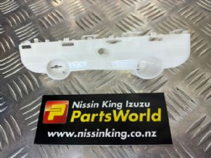 Nissan Navara D23 MNT 08/2015-2021 LF Bumper Retainer
