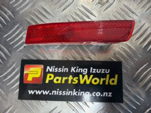 Nissan Pulsar B17 2013-2017 RR Bumper Reflector