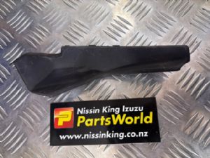 Nissan Serena C26L 2015-2016 R Windscreen Mould