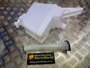 Nissan Juke F15 2012-on Front Washer Bottle