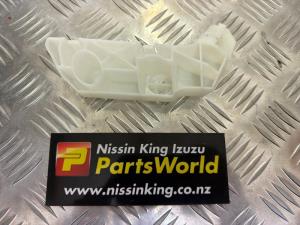 Nissan Skyline V36 2006-2016 RF Bumper Retainer