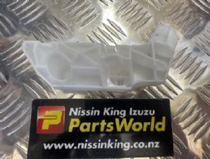 Nissan Skyline V36 2006-2016 RF Bumper Retainer