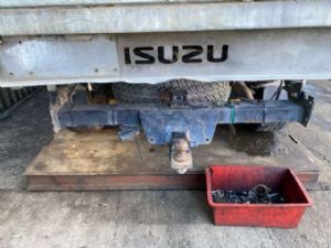 Isuzu D Max TFS85 4WD 2017--> Tow Bar