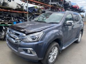 Isuzu MU-X UCS85 2017-->